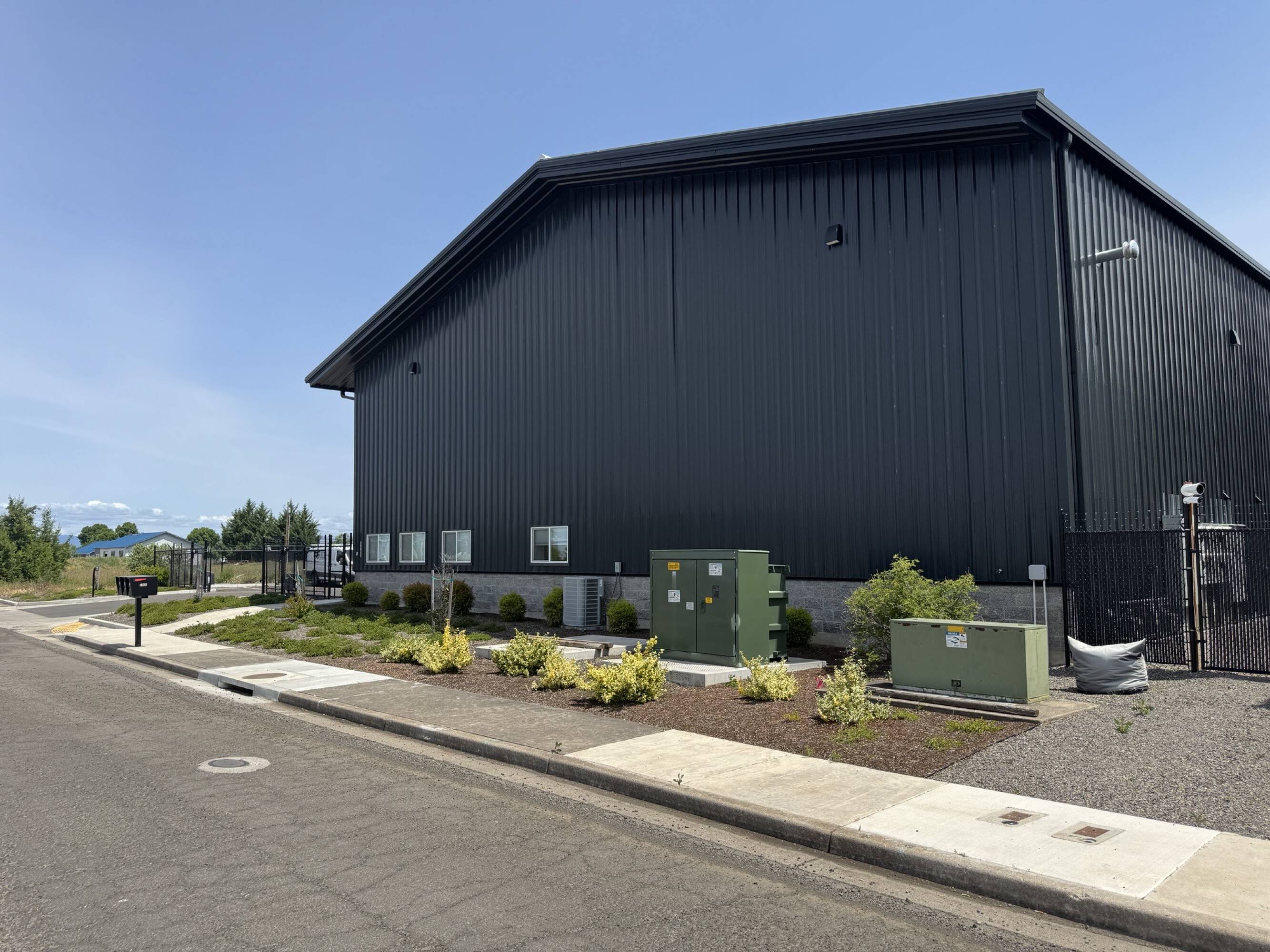 3005983