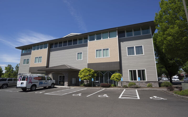 Pictures of Office property located at 925-935 Commercial St SE, Salem, OR 97302 for lease - image #1