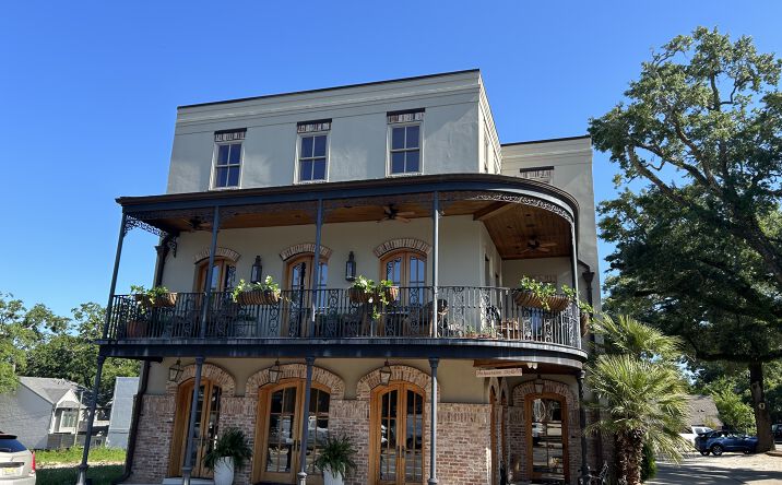 Pictures of Office property located at 311 Magnolia Ave, Fairhope, AL 36532 for lease - image #1