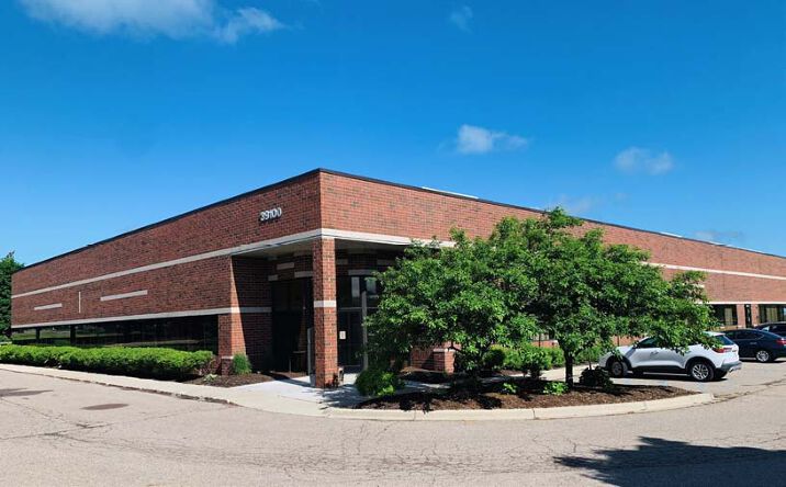 Pictures of Industrial property located at 39100 Country Club Dr, Farmington Hills, MI 48331 for lease - image #1