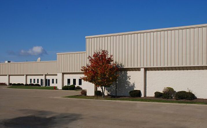 Pictures of Industrial property located at 4519 Industrial Pkwy, Cleveland, OH 44135 for lease - image #1