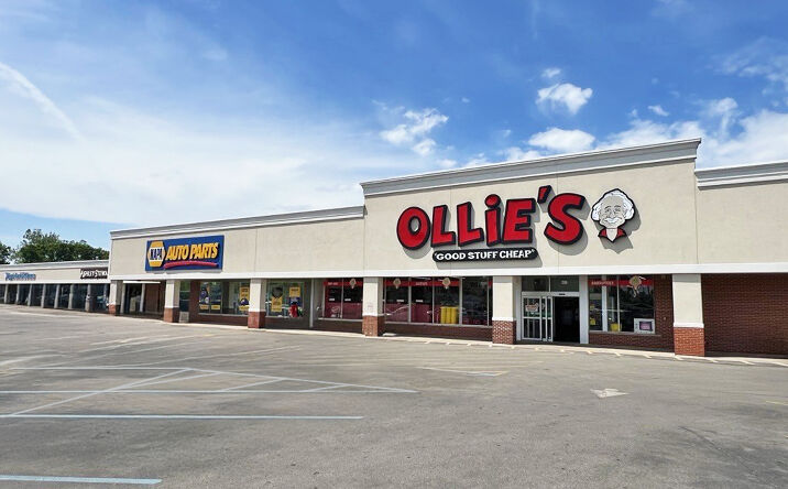 Pictures of Retail property located at 2240 E 53rd St, Indianapolis, IN 46220 for lease - image #1