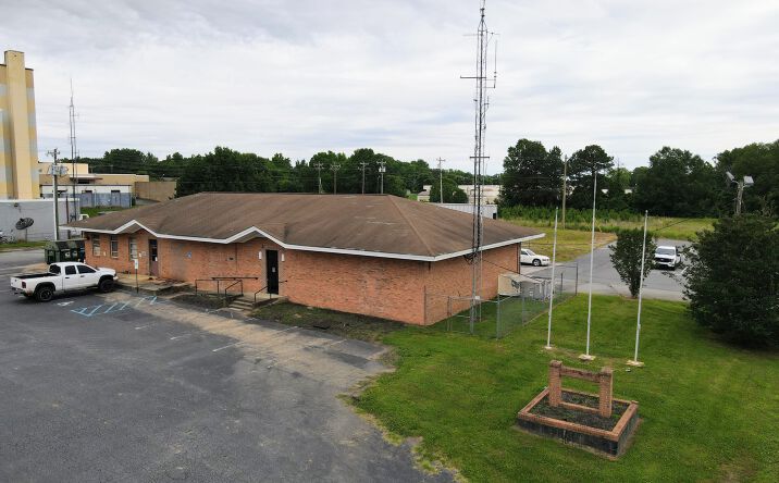 Pictures of Office property located at 1434 N Limestone St, Gaffney, SC 29340 for lease - image #1