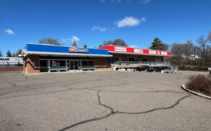 Pictures of Retail, Office property located at 2204 Silver Lake Rd NW, New Brighton, MN 55112 for lease - image #1