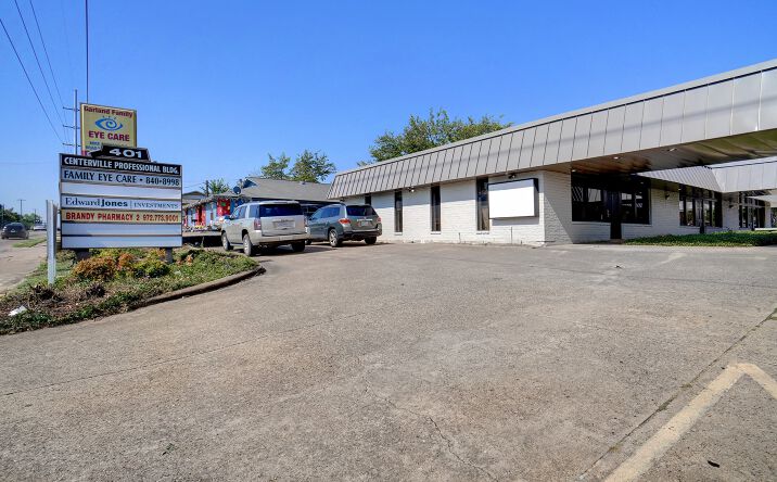 Pictures of Office property located at 401 W Centerville Rd, Garland, TX 75041 for lease - image \#1
