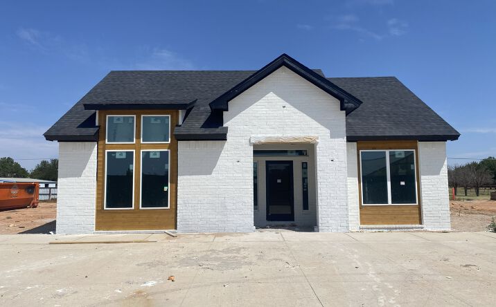 Pictures of Office property located at 11702 Frankford Ave, Lubbock, TX 79424 for lease - image #1
