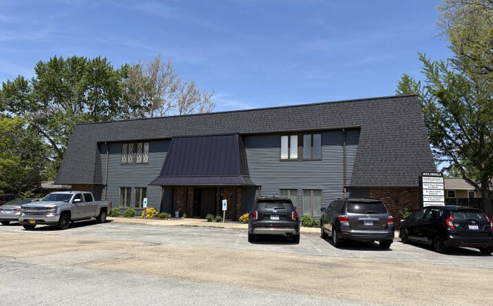 Pictures of Office property located at 6919 Knoxville Ave, Peoria, IL 61614 for lease - image #1