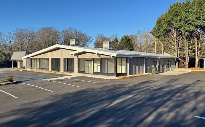 Pictures of Retail, Office property located at 427 Wade Hampton Blvd, Greenville, SC 29609 for lease - image #1