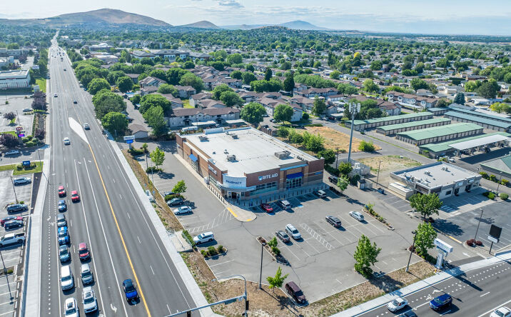 Pictures of Retail property located at 1901 N Steptoe St, Kennewick, WA 99336 for lease - image #1
