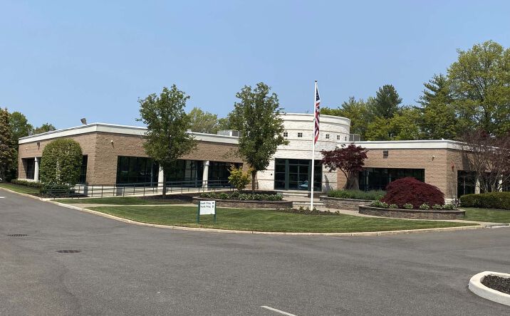 Pictures of Retail, Office property located at 225 Old Country Rd, Melville, NY 11747 for lease - image #1