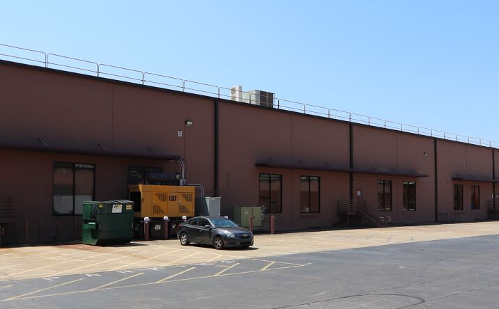 Pictures of Industrial property located at 1640 Century Center Pkwy, Memphis, TN 38134 for lease - image #1