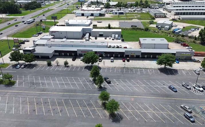 Pictures of Retail property located at 17535 Airline Hwy, Prairieville, LA 70769 for lease - image #1