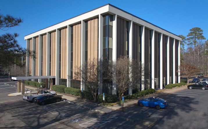Pictures of Office property located at 8002 Discovery Dr, Richmond, VA 23229 for lease - image #1