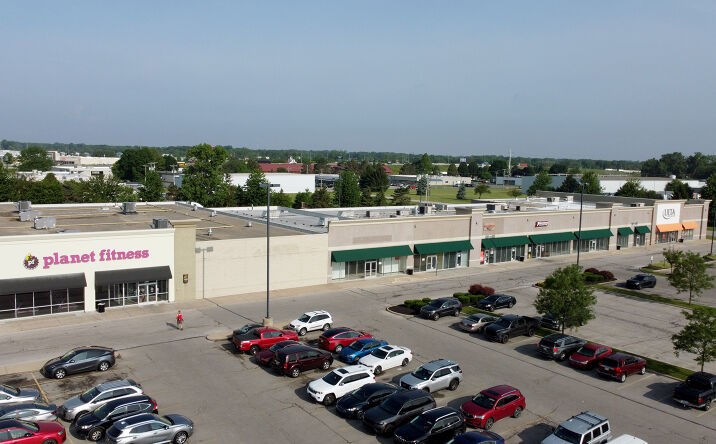 Pictures of Retail property located at 1220 S Holland Sylvania Rd, Holland, OH 43528 for lease - image #1