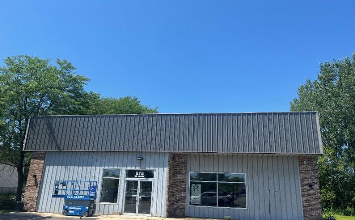 Pictures of Retail, Office property located at 815 N Main St, Oregon, WI 53575 for lease - image #1