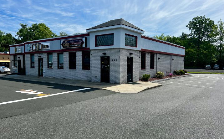 Pictures of Retail, Office property located at 650 S Main St, Middletown, CT 06457 for lease - image #1