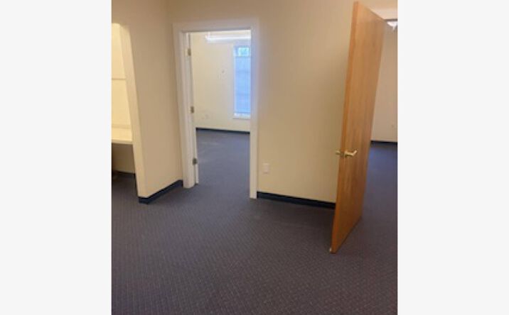 Pictures of Office property located at 325 Four Leaf Ln, Charlottesville, VA 22903 for lease - image #1