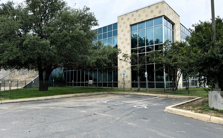 Pictures of Office property located at 5107 Medical Dr, San Antonio, TX 78229 for lease - image #1