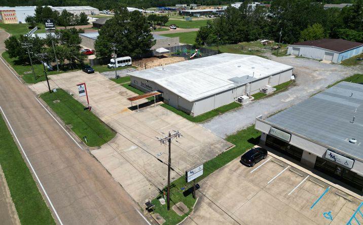Pictures of Retail, Industrial property located at 5002 US-80, Pearl, MS 39208 for lease - image #1