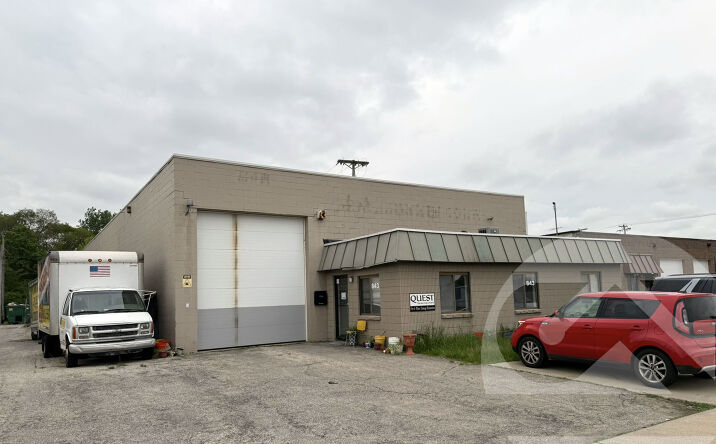 Pictures of Industrial property located at 843 Warehouse Rd, Toledo, OH 43615 for lease - image #1