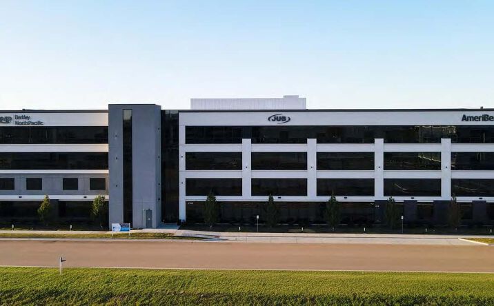 Pictures of Office property located at 2760 W Excursion Ln, Meridian, ID 83642 for lease - image #1