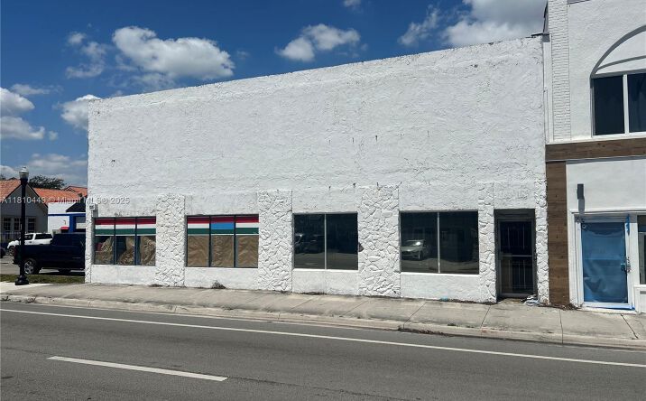 Pictures of Retail property located at 1318 N Federal Hwy # 1318, Hollywood, FL 33020 for lease - image #1