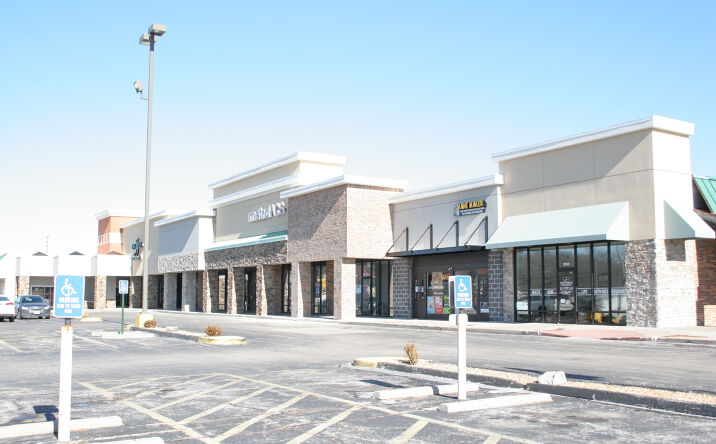 Pictures of Retail, Office property located at 2550 S Campbell Ave, Springfield, MO 65807 for lease - image #1