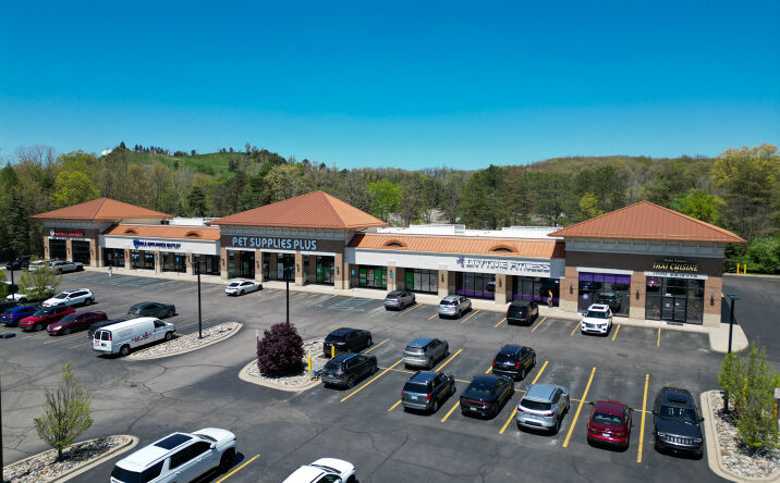 Pictures of Retail property located at 6845 Highland Rd, white lake, MI 48383 for lease - image #1