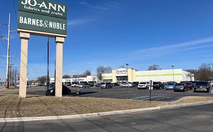 Pictures of Retail property located at 4948 Monroe Street, Toledo, OH 43623 for lease - image #1