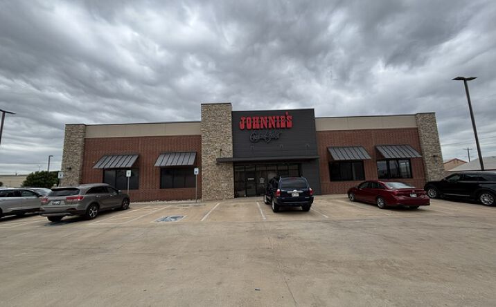 Pictures of Retail, Restaurant property located at 6629 Northwest Expy, Oklahoma City, OK 73132 for lease - image #1