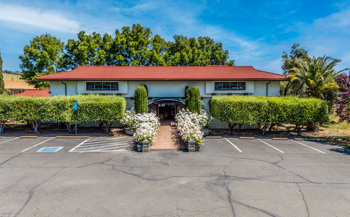 Pictures of Retail, Restaurant property located at 501 Parducci Rd, Ukiah, CA 95482 for lease - image #1