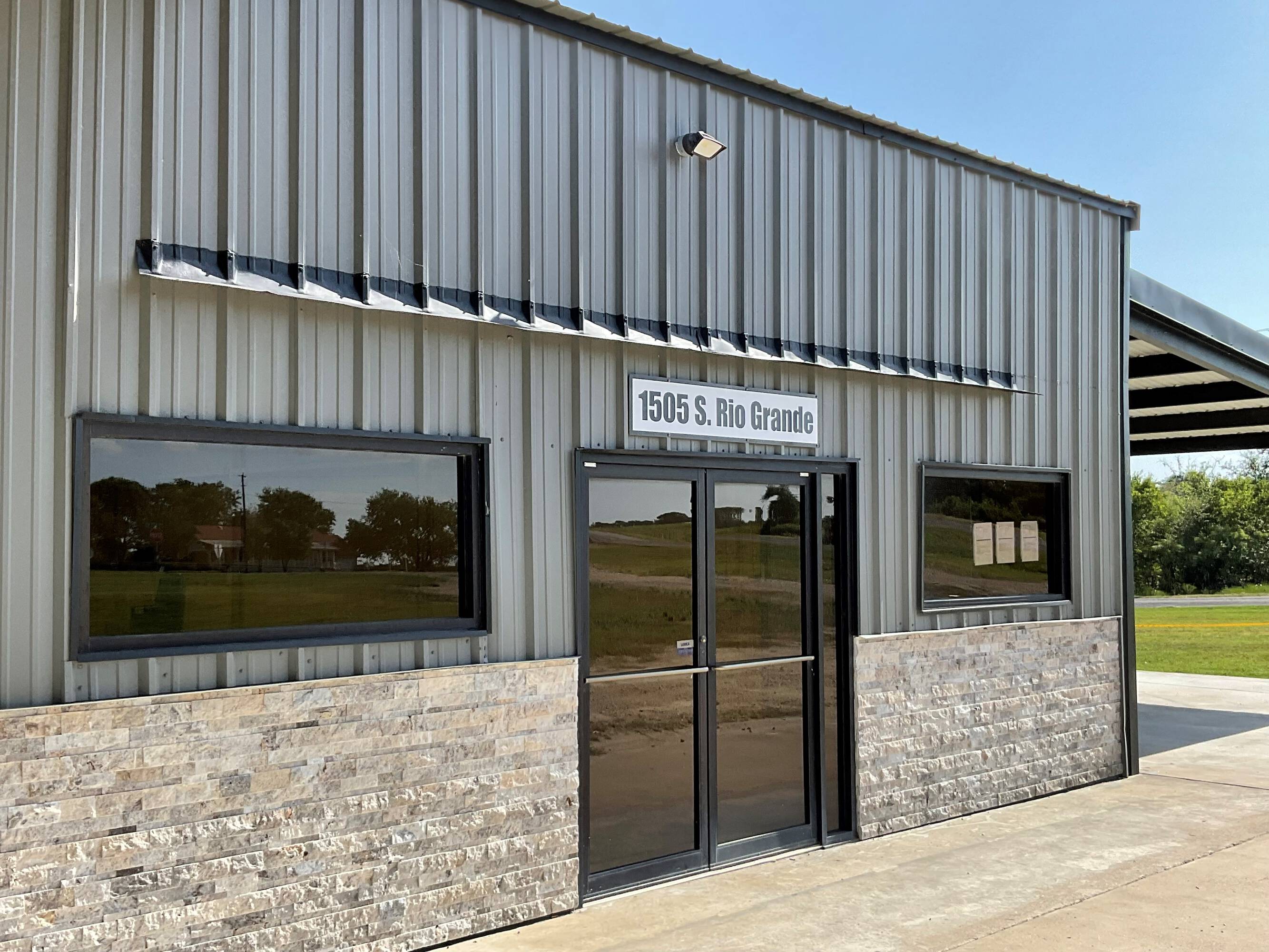 1505 S Rio Grande St, Taylor, TX 76574 | Crexi.com