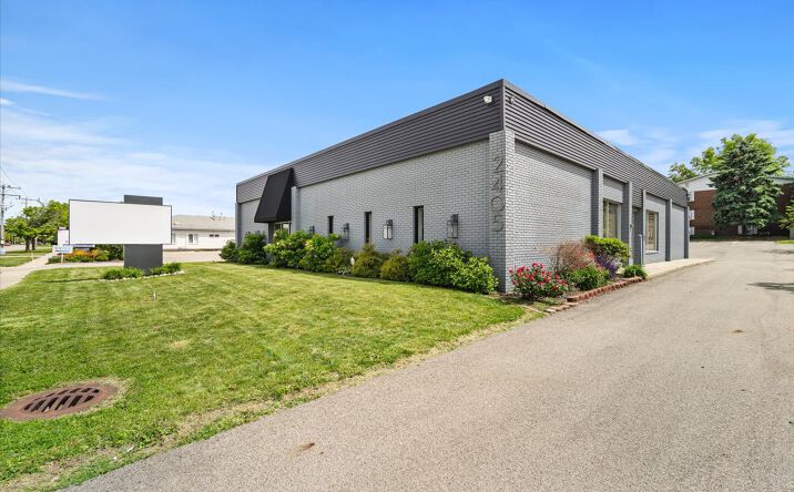 Pictures of Office property located at 2405 E Washington St, Bloomington, IL 61704 for lease - image #1
