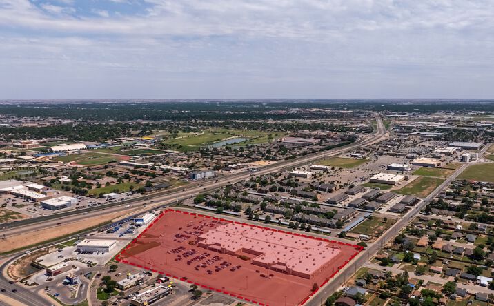 Pictures of Retail, Office property located at 2002 W Loop 289 Acc Rd, Lubbock, TX 79407 for lease - image #1