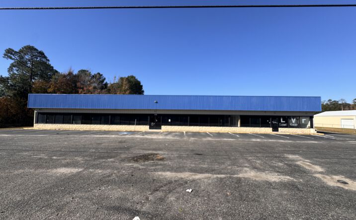 Pictures of Retail, Office, Industrial property located at 4105 S Irby St, Effingham, SC 29541 for lease - image #1