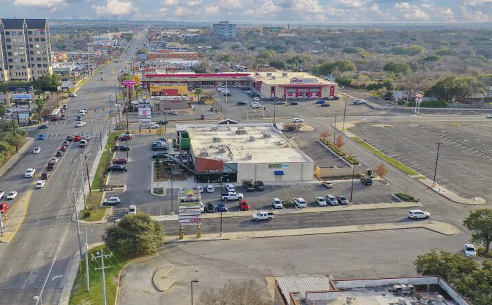 Pictures of Retail property located at 7427 San Pedro Ave, San Antonio, TX 78216 for lease - image #1