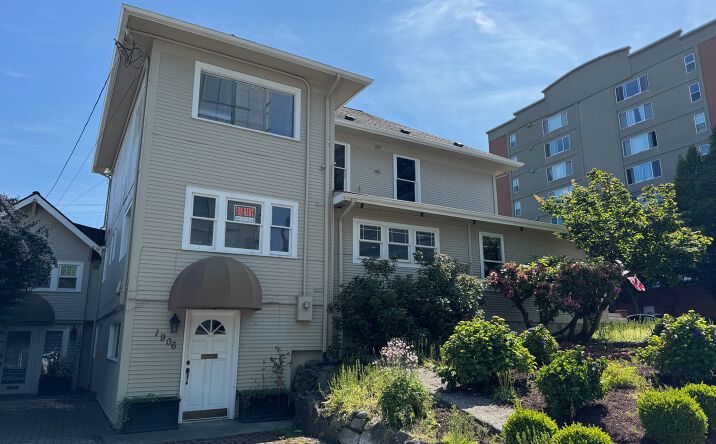 Pictures of Office property located at 3101 Oakes Ave, Everett, WA 98201 for lease - image #1