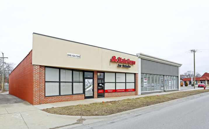 Pictures of Retail property located at 27510 Eight Mile W, Farmington Hills, MI 48336 for lease - image #1