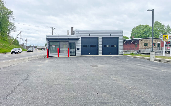 Pictures of Retail, Industrial property located at 204 Minot Ave, Auburn, ME 04210 for lease - image #1