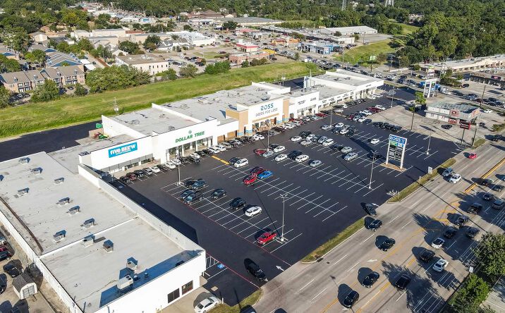 Pictures of Retail property located at 16812 Stuebner Airline Rd, Klein, TX 77379 for lease - image #1
