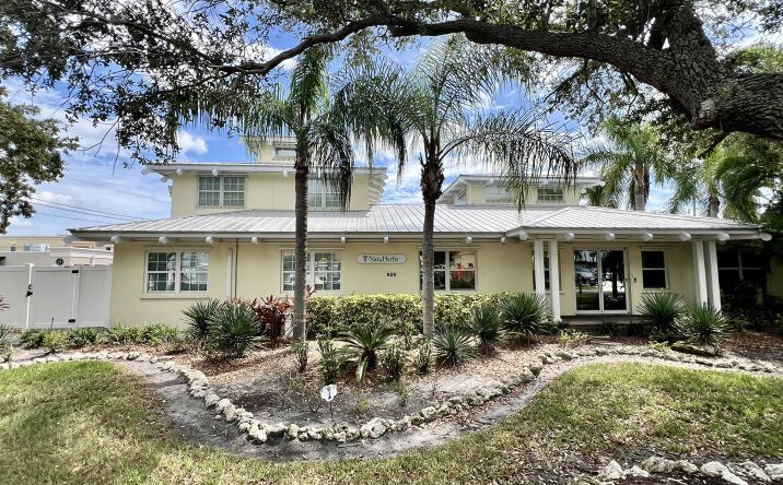 Pictures of Office property located at 525 8th St W, Bradenton, FL 34205 for lease - image #1