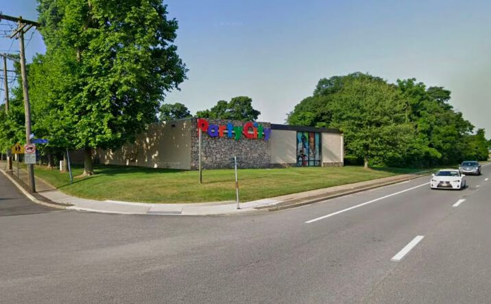 Pictures of Retail property located at 2396 Sunrise Hwy, Islip, NY 11751 for lease - image #1