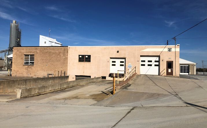 Pictures of Industrial property located at 825 E Earl Rd, New Holland, PA 17557 for lease - image #1