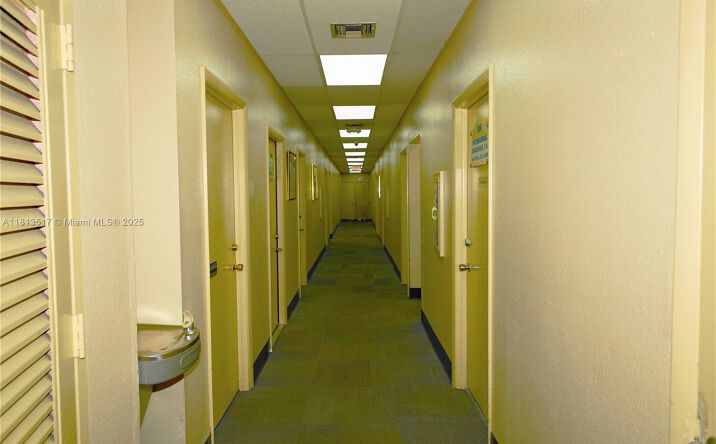 Pictures of Office property located at 8500 SW 40th St, Miami, FL 33155 for lease - image #1