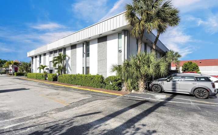 Pictures of Office property located at 1900 N University Dr, Pembroke Pines, FL 33024 for lease - image #1