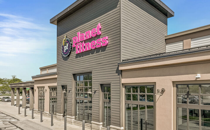 Pictures of Retail property located at 20900 Westgate Mall Dr, Cleveland, OH 44126 for lease - image #1