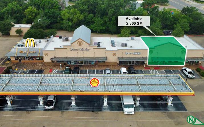 Pictures of Retail property located at 457 N Harvey Mitchell Pkwy, Bryan, TX 77807 for lease - image #1