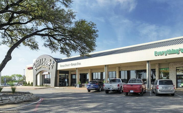 Pictures of Retail property located at 1100‐1208 N IH‐35, Round Rock, TX 78681 for lease - image #1