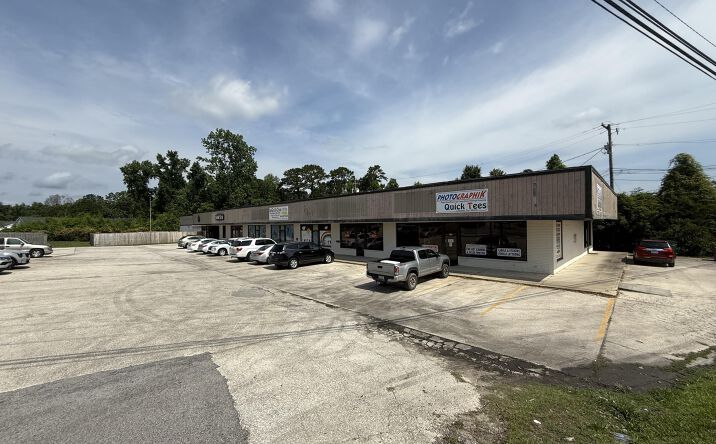 Pictures of Special Purpose property located at 900 Bacons Bridge Road Suite 6, Summerville, SC 29485 for lease - image #1