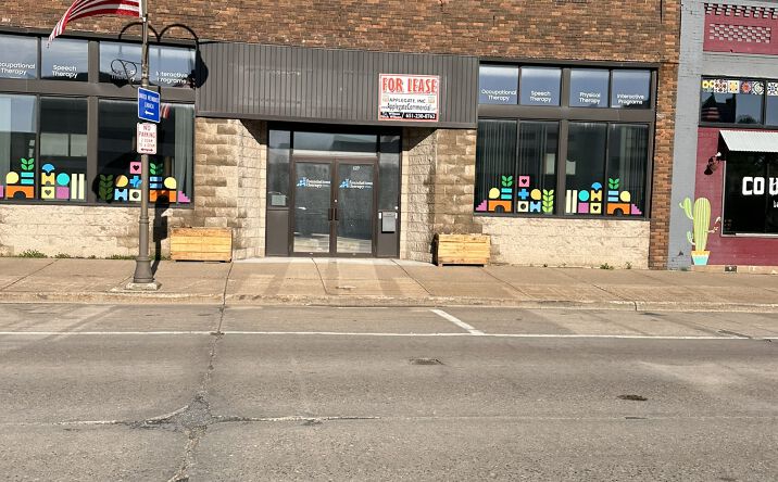 Pictures of Retail, Office property located at 127 S Knowles Ave, New Richmond, WI 54017 for lease - image #1